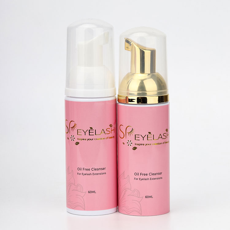 Waarom ik zweer bij deze wimperverlenging shampoo